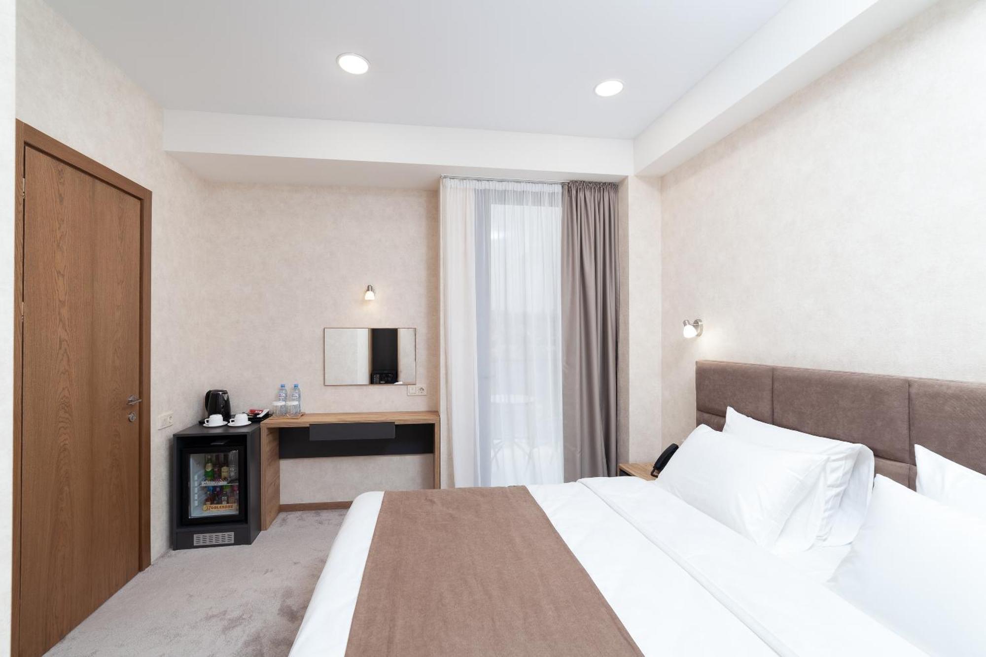 Brooch Boutique Hotel ティビリシ エクステリア 写真